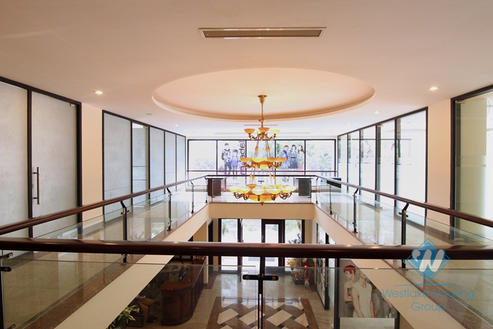 Nice office with nature light for rent in Tay Ho district 